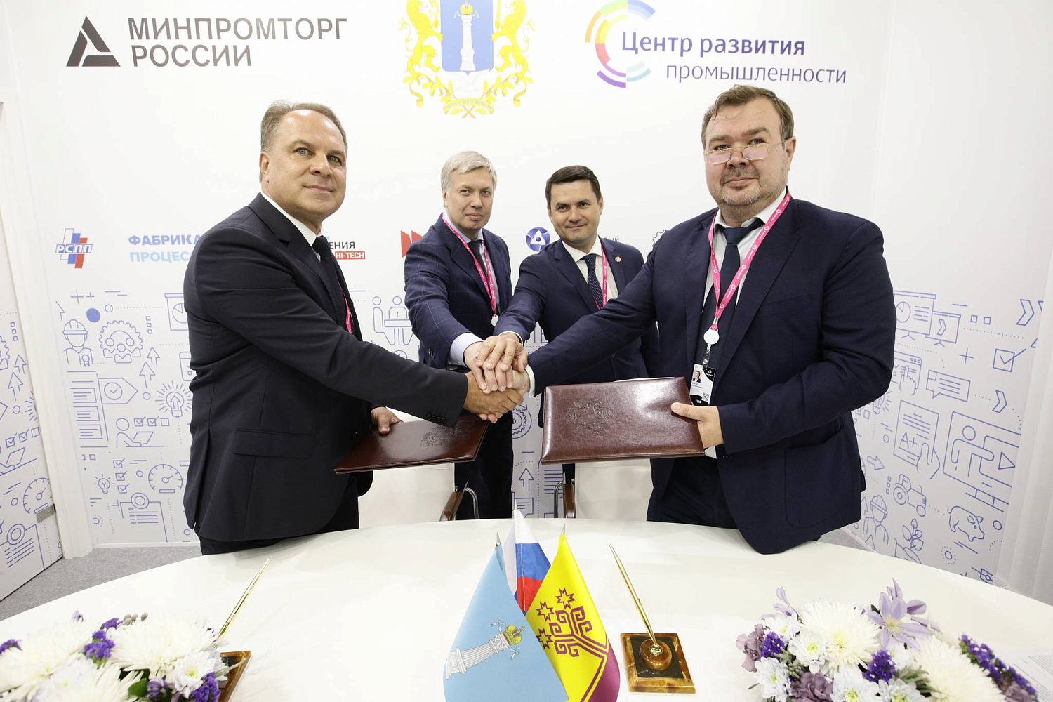 «Тракторные заводы» на «Иннопром-2022»: новые соглашения и развитие технологического суверенитета